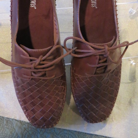 NWOT Brown Leather Lace-up Shoe  Size 9 1/2 - Picture 4 of 7